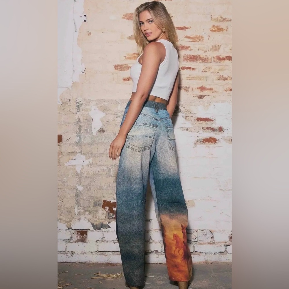 Women’s Blue Graphic Wide-Leg Jeans with Horse Print -small - Picture 2 of 8